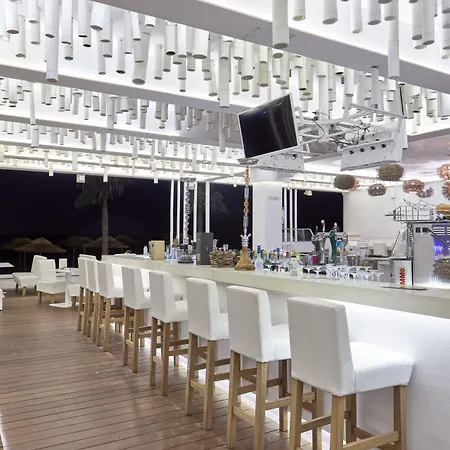 Ośrodek wypoczynkowy So White 4*