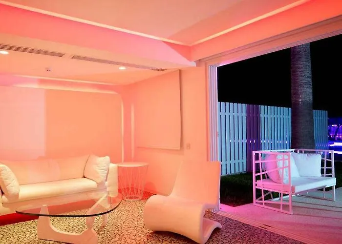 Курортный комплекс So White