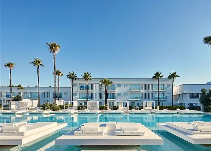 So White Ayía Nápa