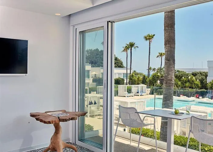 So White Station touristique Ayía Nápa