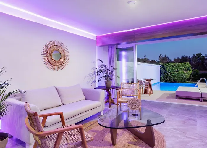 Курортный комплекс So White Айя-Напа