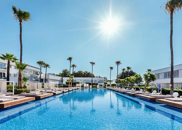 Курортный комплекс So White Айя-Напа