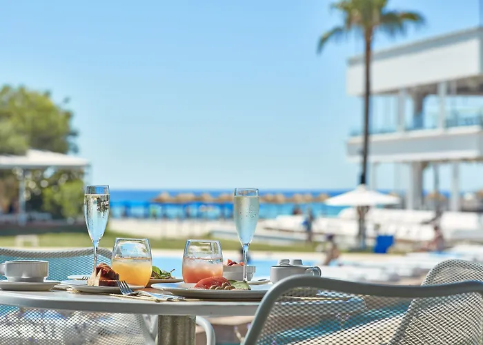 So White Ayía Nápa