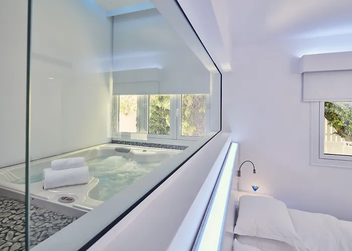 Курортный комплекс So White 4*