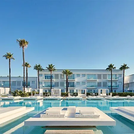 So White أيا نابا