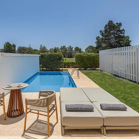 So White منتجع 4*