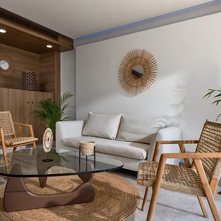 So White منتجع أيا نابا