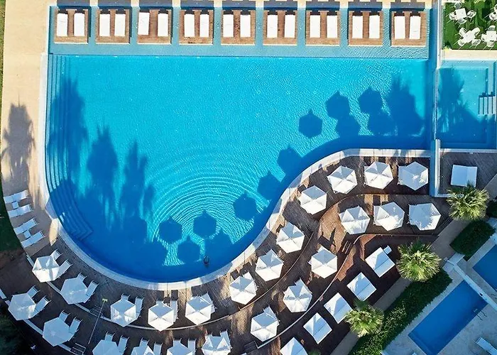 So White 4* Ayia Napa