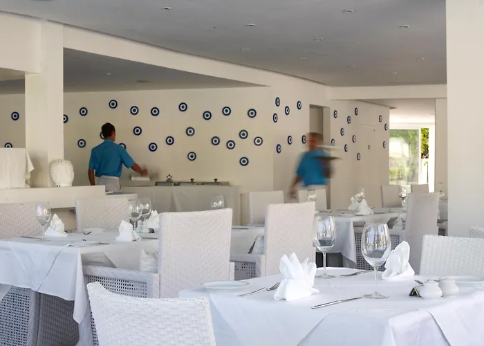 Resort So White Ayia Napa