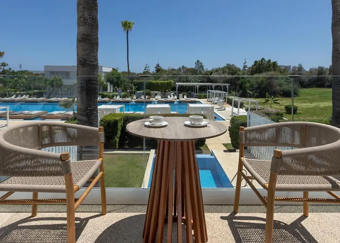 So White 4* Ayia Napa